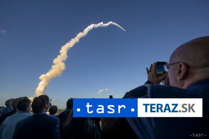 Lod Orion sa zazihom motorov oslobodila z obeznej drahy Zeme