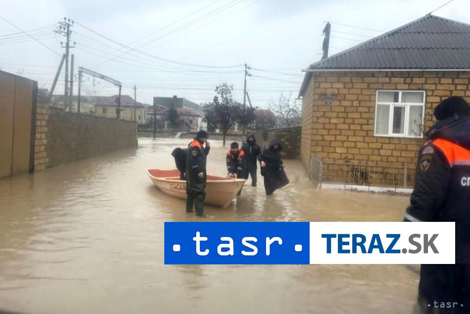 Nicive zaplavy V Machackale voda podmyla bytovy dom