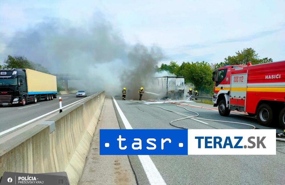 POZAR KAMIONA Dialnica D1 v smere z Kosic do Presova je uzavreta