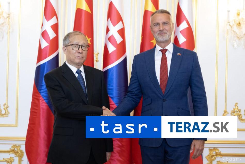 R Rasi rokoval s Li Chungcungom predovsetkym o bilateralnej spolupraci