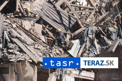 zrutenie obytnneho bloku hlasia devat mrtvych