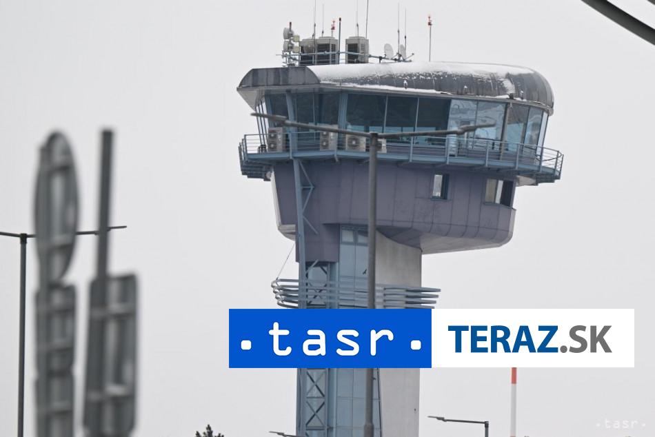 Cestujuci v problemoch Po incidente hlasia meskani a rusenie letov