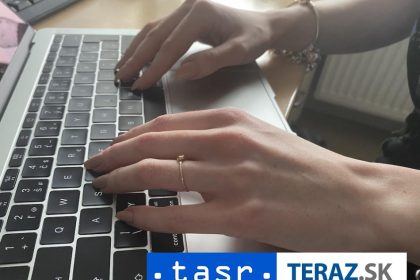 Madarska vlada nariadila svojim zamestnancom aby pracovali z domu