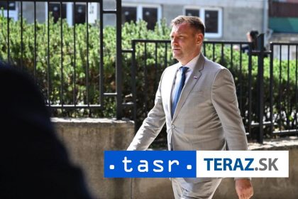 Poslanci neboli schopni rokovat pri pokuse o zacatie odvolavania Tarabu