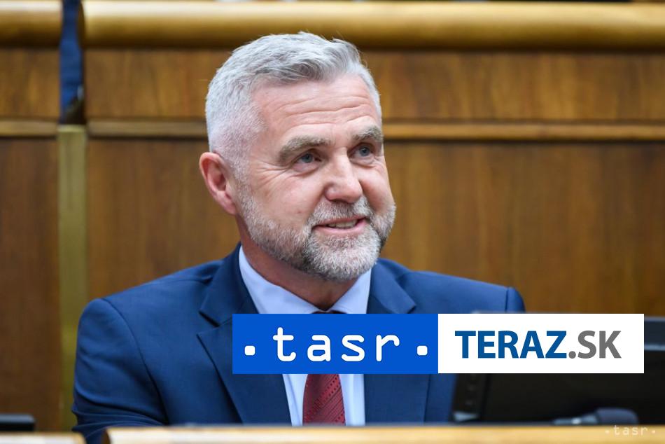 Poslanci neodvolaju T Gaspara zamietli program schodze