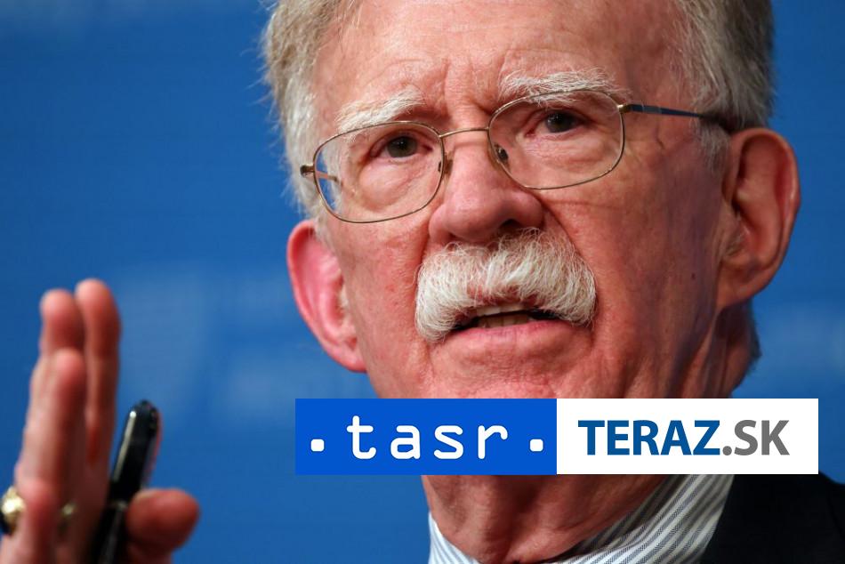 Trumpov byvaly poradca sa prizna k nelegalnej drzbe utajovanych dokumentov