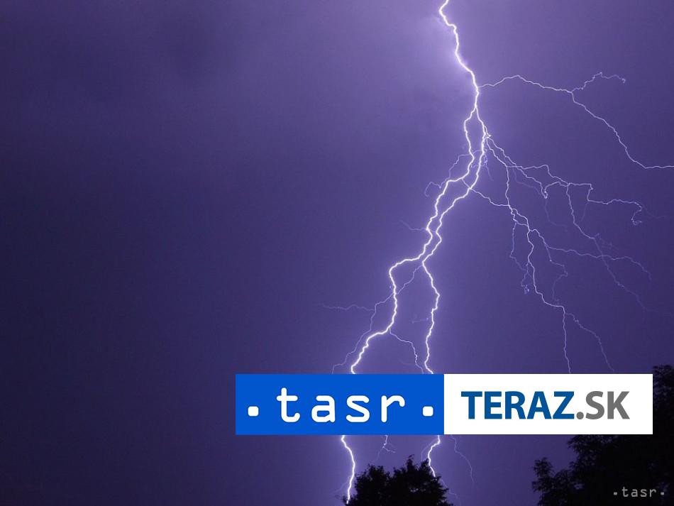 Uder blesku na juhu Svedska zranil niekolko osob