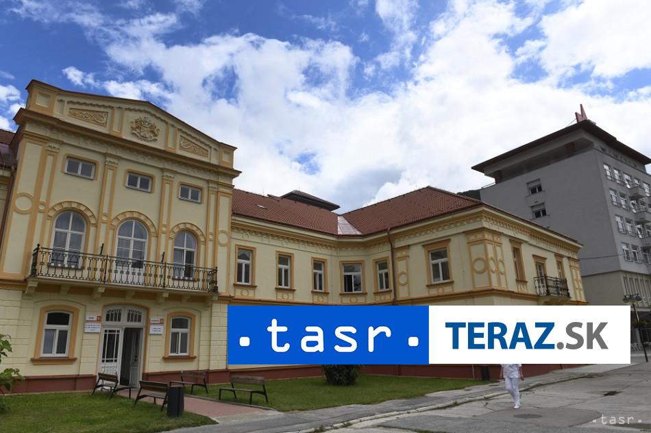 V kupelnom parku v Trencianskych Tepliciach zriadia nove osvetlenie
