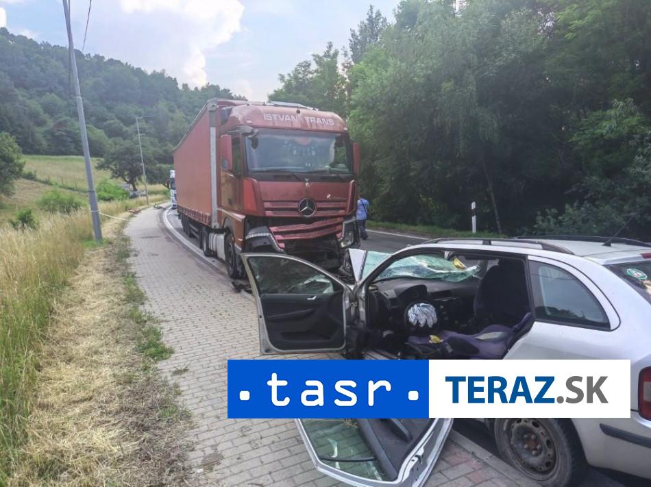 ZRAZILI SA S KAMIONOM V Giraltovciach stratili dva ludske zivoty