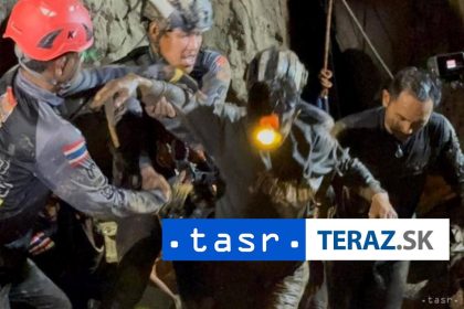 Zachranari v Laose ukoncili patranie po muzoch uviastnutych v jaskyni