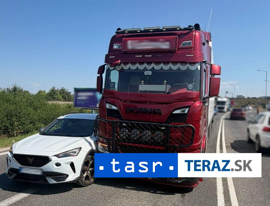 nehoda v trencine v meste je obmedzena doprava