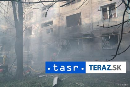 Rusko zasiahlo bytovku v Odese Zahynuli dvaja ludia
