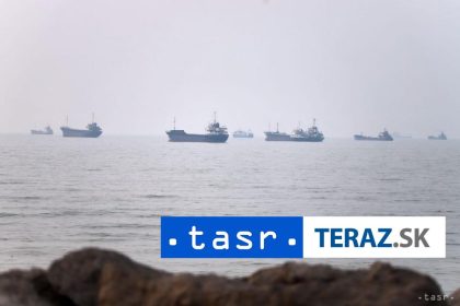 Teheran po obnoveni blokady USA hrozi zastavenim exportu ropy a plynu