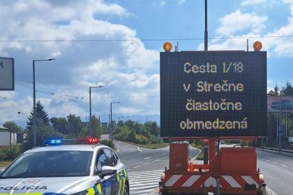 VODICI POZOR Pod Strecnom je obmedzena premavka na jeden pruh