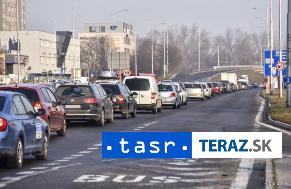 nehoda v bratislave tunel sitina uzatvoreny vodici hlasia meskani
