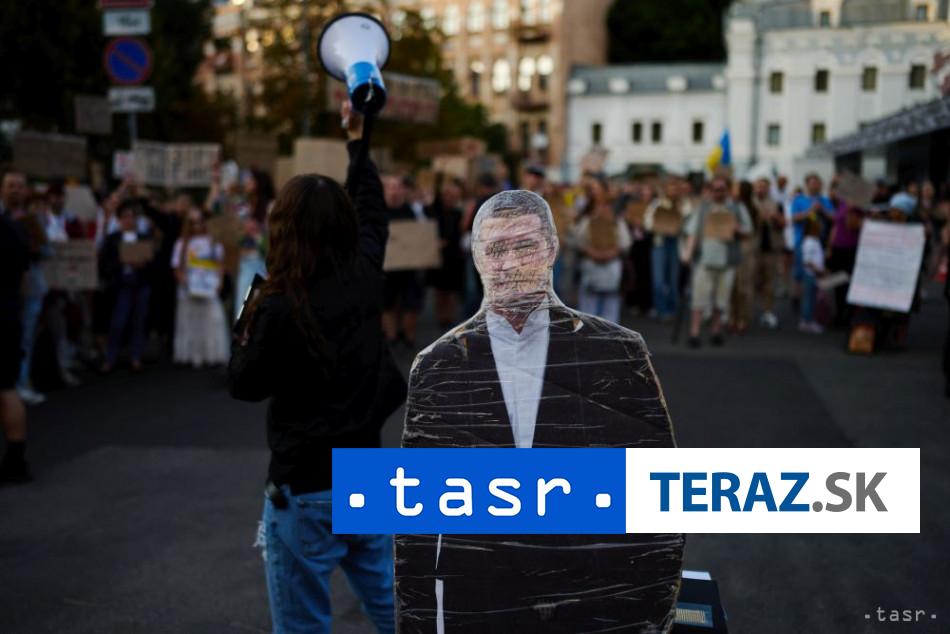 Odvolany ukrajinsky minister obrany poaduje volby aj pocas vojny