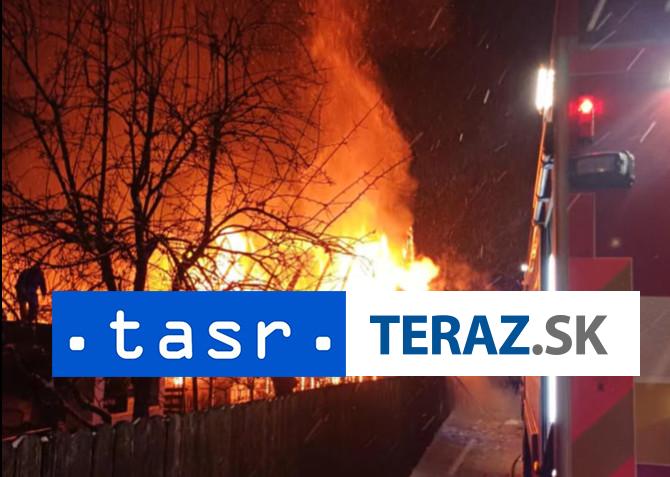 Pri poziari v bytovom dome zomreli dvaja ludia dalsi su nezvestni