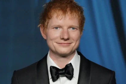Ed Sheeran označil situáciu v Gaze za katastrofálnu