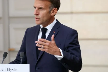 Francúzsko sa stalo terčom ruských hybridných útokov, vyhlásil Macron