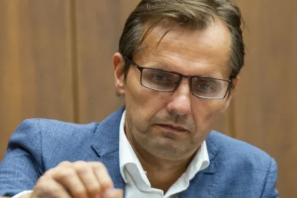 Galko namieta zmeny v brífingoch nezaradených poslancov