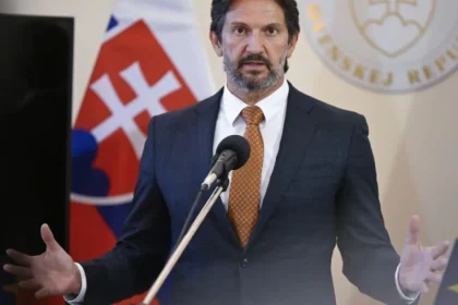 Kaliňák priznal spoluprácu s firmou zo Strnadovej skupiny