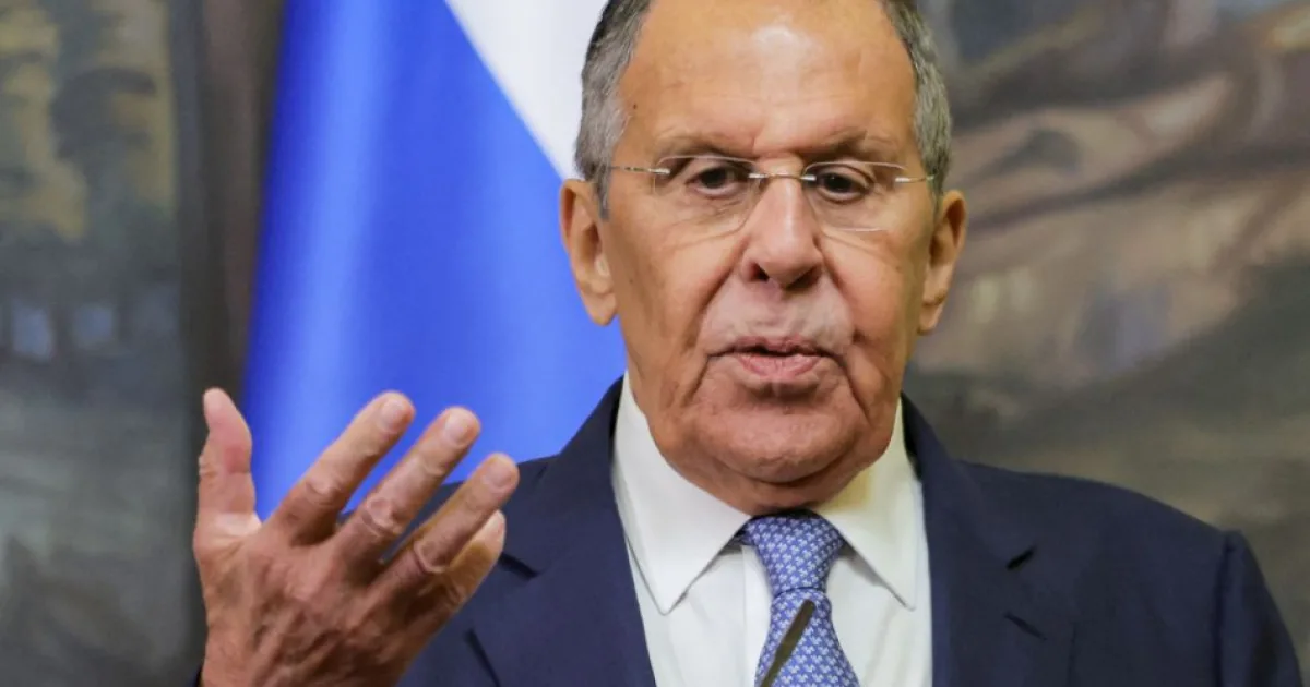 Lavrov pripúšťa rokovania s Ukrajinou, odmieta však paralelné prímerie