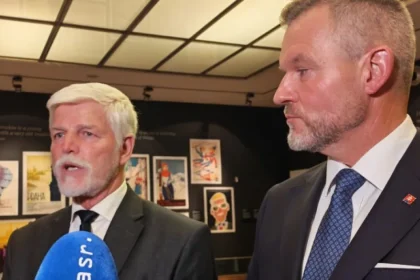 Pellegrini navštívil výstavu na pozvanie Pavla