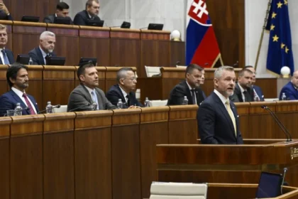 Prezident: Rozpoltenie spoločnosti na dva tábory je najväčším problémom SR