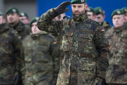 Pri nemeckej vojenskej základni spadol neznámy dron