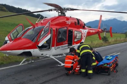 Pri obci Svätý Kríž sa pri nehode zranili dve osoby