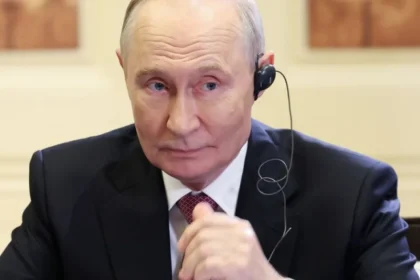 Putin varuje: Vojaci z Európy na Ukrajine by znamenali vojnu s Ruskom