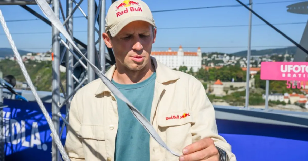 Roose sa v Bratislave pokúsi o čo najdlhší prechod na slackline