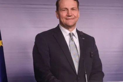 Sikorski vyzval Rusko v OSN, aby ukončilo vojnu, ktorú nemôže vyhrať