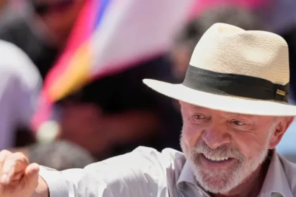Brazílsky prezident Lula obvinil Metu z vmiešavania sa do volieb