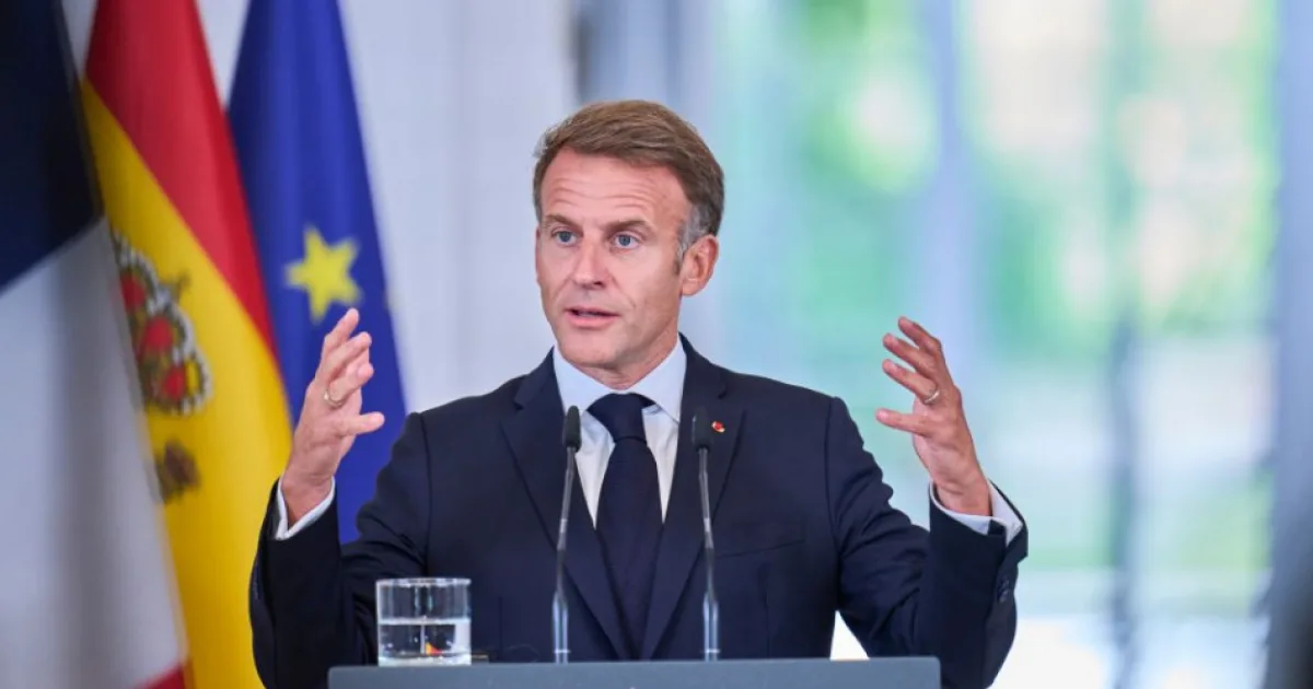 Macron odsúdil antisemitské vyjadrenia pripisované Bardellovi