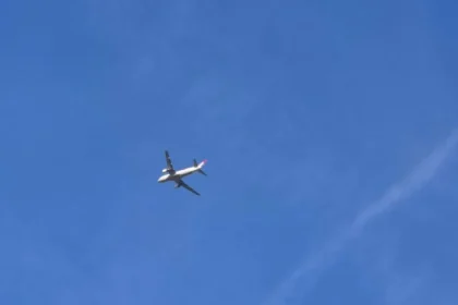 Moskovské letisko evakuovali pre varovanie pred dronmi
