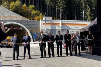 Otvorili nový úsek diaľnice D1 pri Hubovej