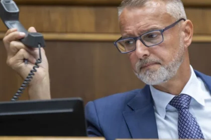 Raši pocestuje do Budapešti na oslavy 70. výročia maďarskej revolúcie