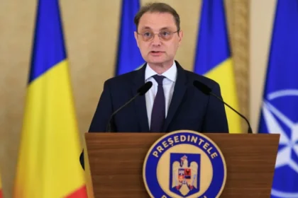 Rumunský prezident navrhol za predsedu vlády diplomata Lucu Niculesca