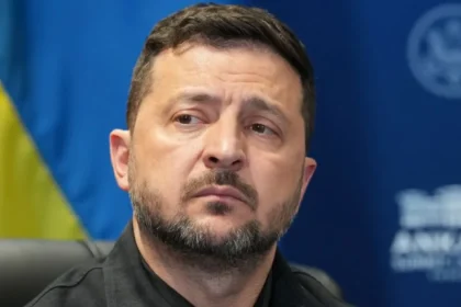 Ruská raketa zasiahla elektráreň v Kyjeve, uviedol Zelenskyj