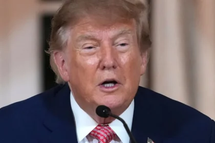 Trump: Francúzsko horí, zničila ho imigrácia
