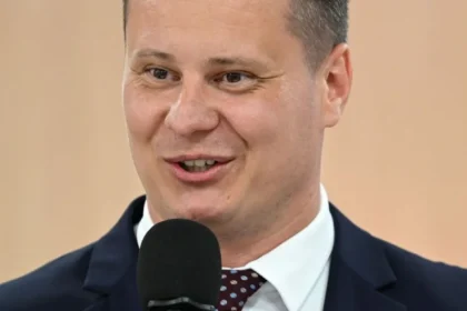 V Košiciach po sčítaní prvých hlasov zatiaľ vedie Lörinc
