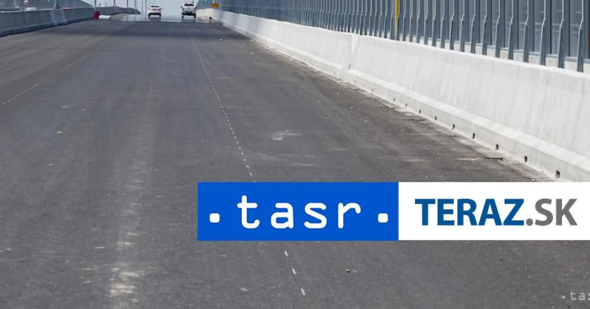 Zrážka kamióna s turistickým autobusom: 13 mŕtvych